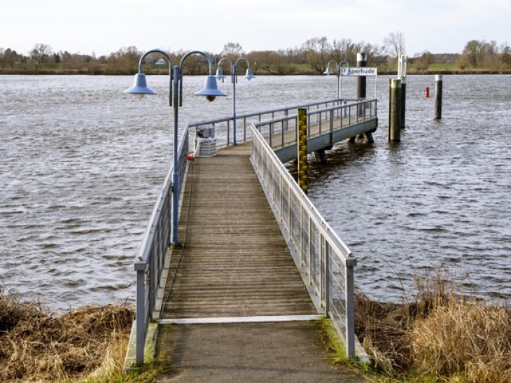 Seesteg an der Elbe in Tesperhude